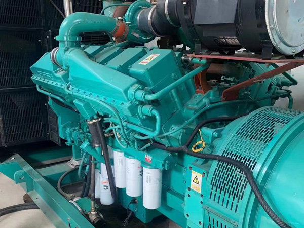 靖江更换100kW柴油发电机组机油时，需要注意哪些事项？